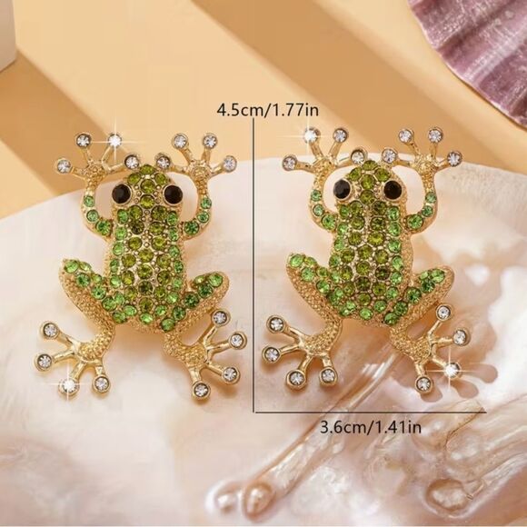 🐸 Betsey Johnson Green Crystal and Gold Frog Earrings 🐸 - Picture 6 of 7